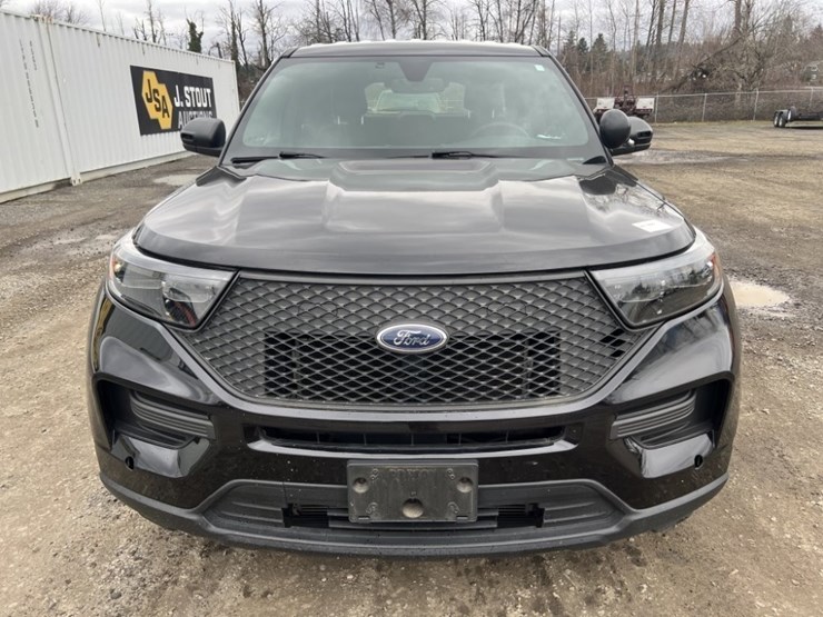 2021-ford-explorer-image-8