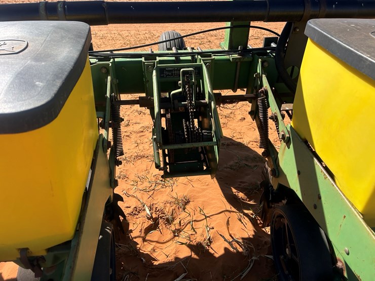 john-deere-7300-image-5