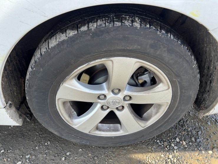 2014-toyota-sienna-le-image-16