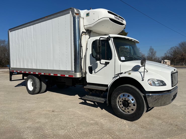 2018-freightliner-m2-106-image-19