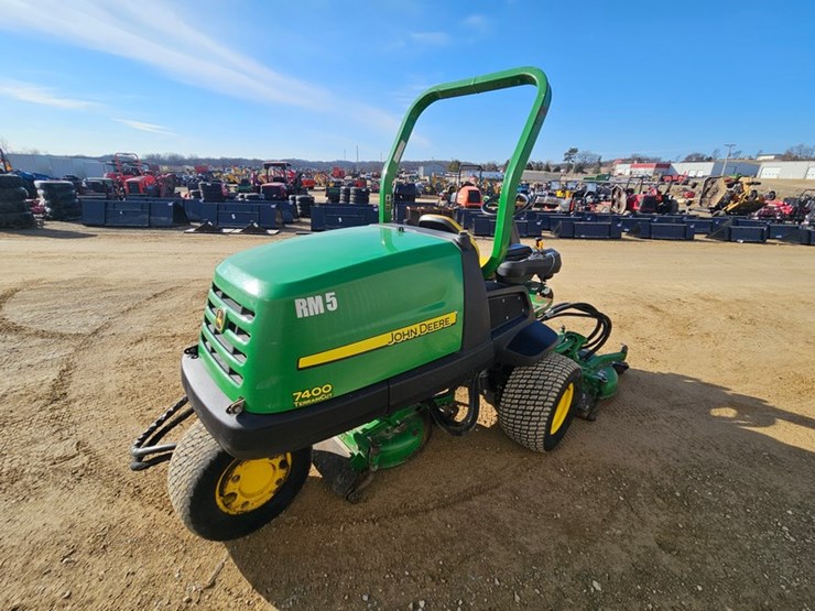 john-deere-7400-image-5