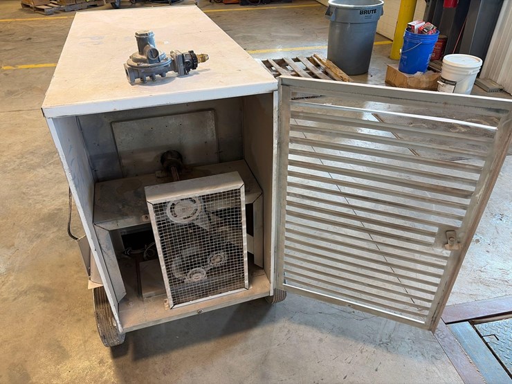 l.b.-white-premier-350-df-portable-heater-image-7