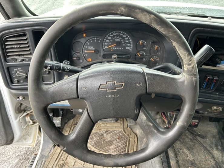 2006-chevrolet-silverado-3500-image-22