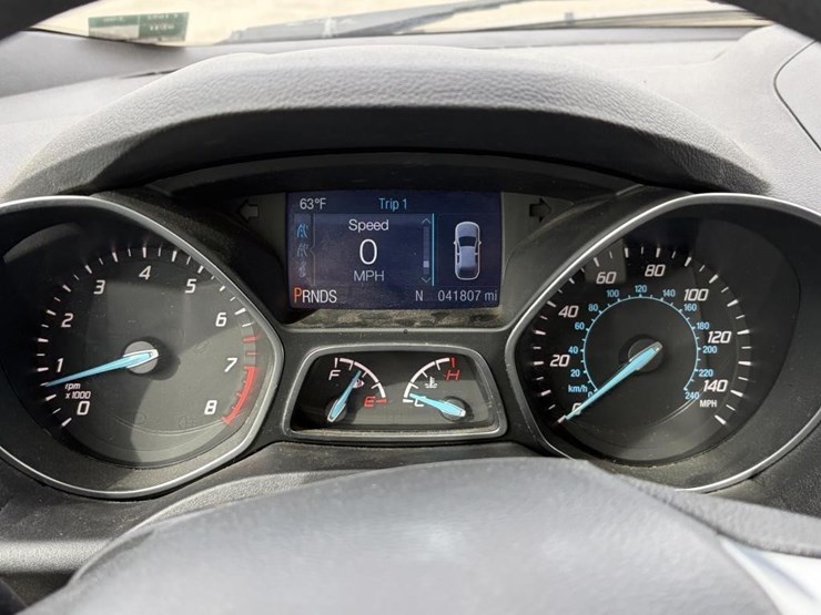 2015-ford-escape-image-16