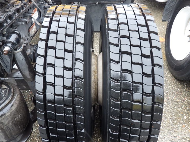 2022-freightliner-cascadia-126-image-6