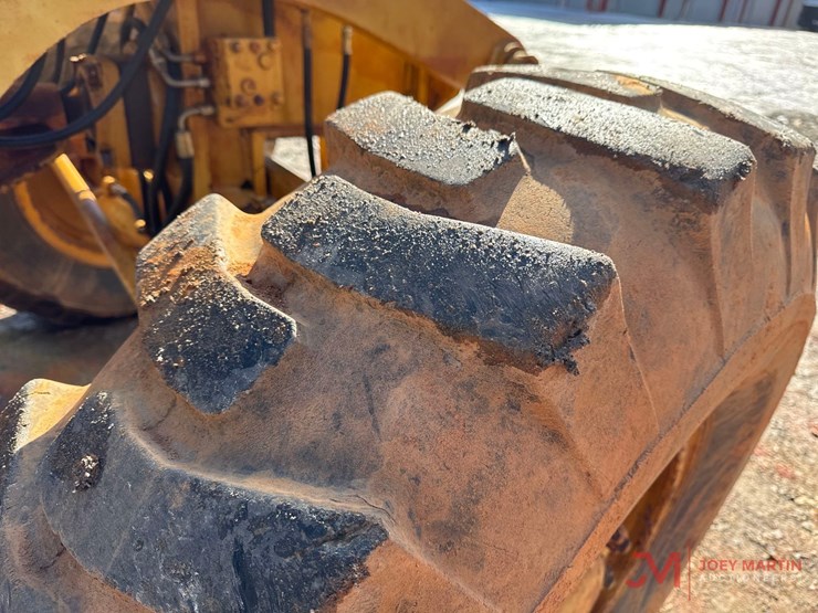 caterpillar-130g-image-16