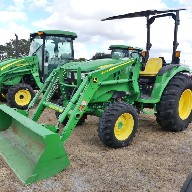 2019 JOHN DEERE 400E