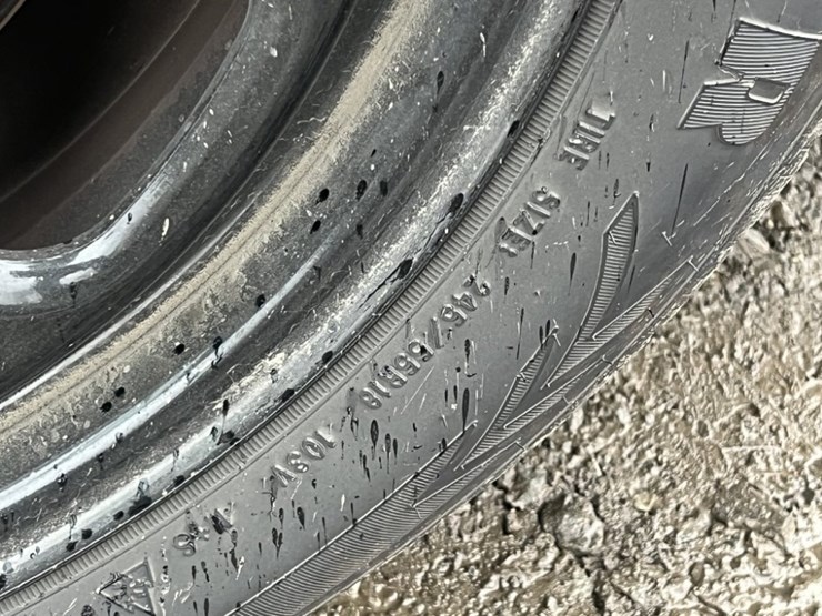 2017-ford-explorer-image-18