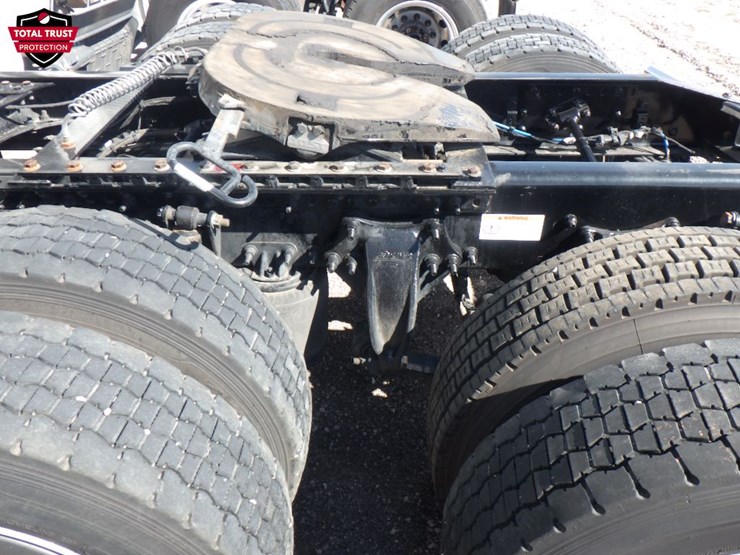 2024-freightliner-cascadia-126-image-17