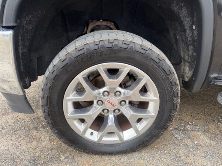 #428-•-2015-gmc-k1500-pickup-image-15