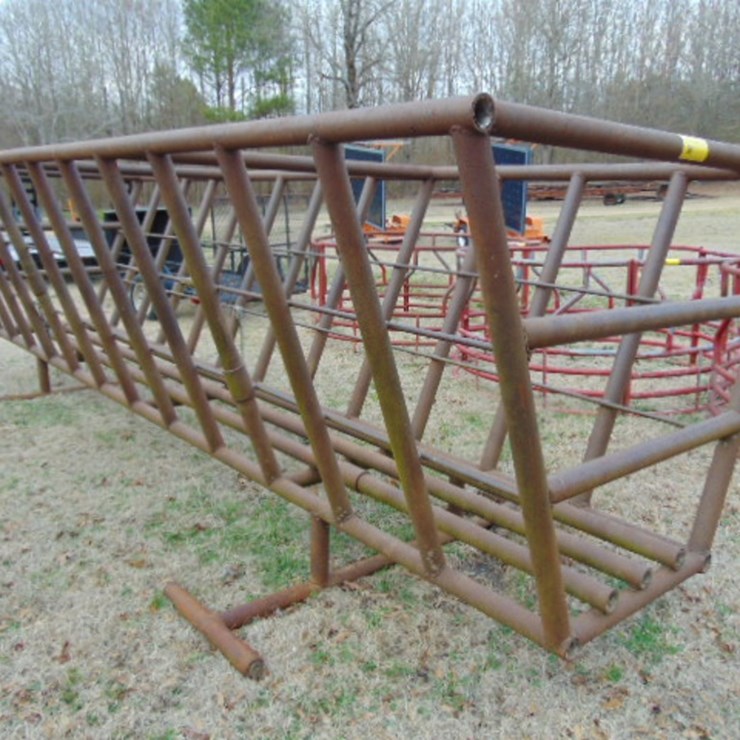 20' PIPE HAY FEEDER