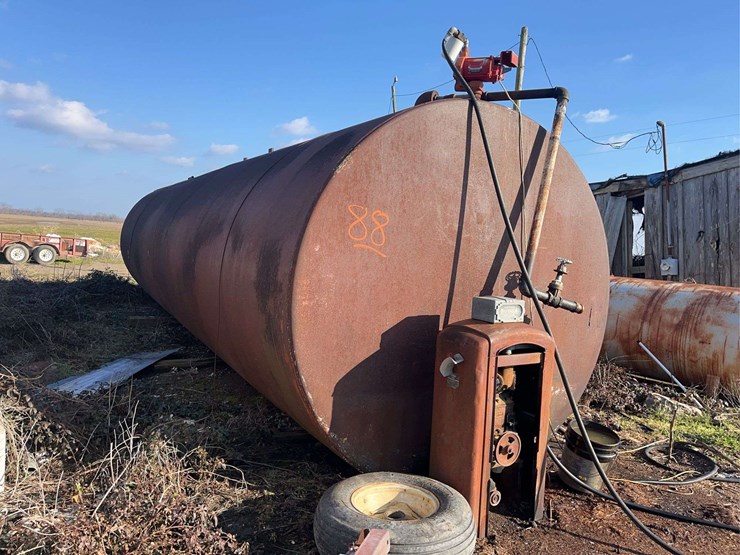 11,000-gallon-fuel-tank-image-1