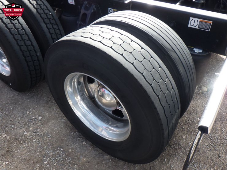 2020-kenworth-t680-image-12