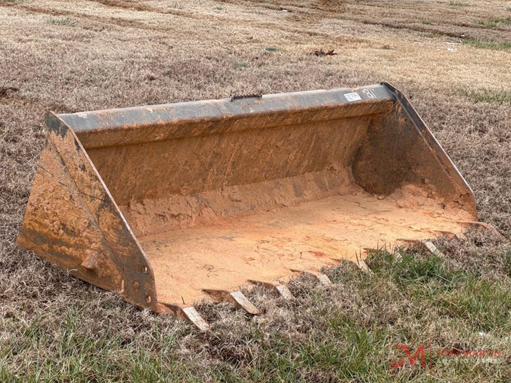 81"-tooth-bucket-skid-steer-attachment-image-1