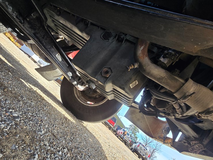 1997-peterbilt-377-image-47