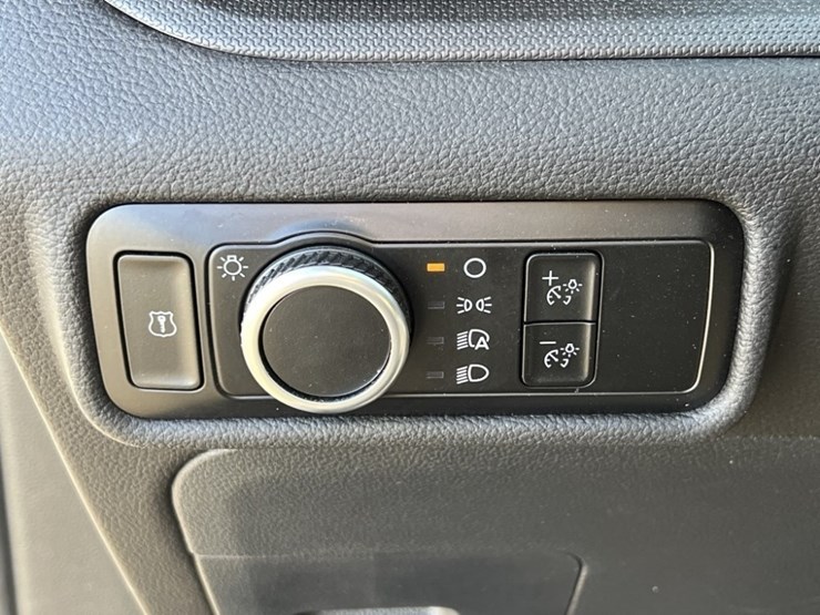 2024-ford-explorer-image-24