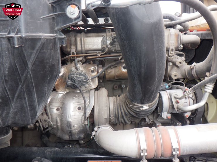 2023-freightliner-cascadia-126-image-23