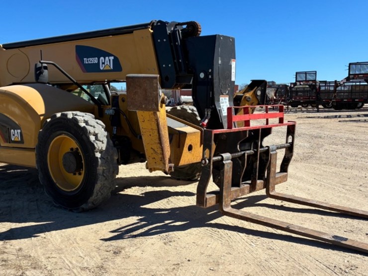2020-caterpillar-tl1255d-image-3