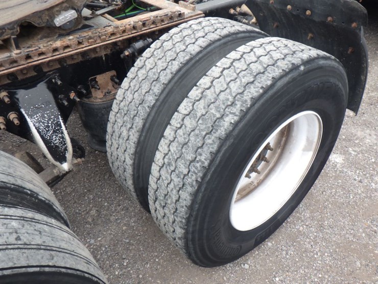 2014-freightliner-cascadia-125-image-5