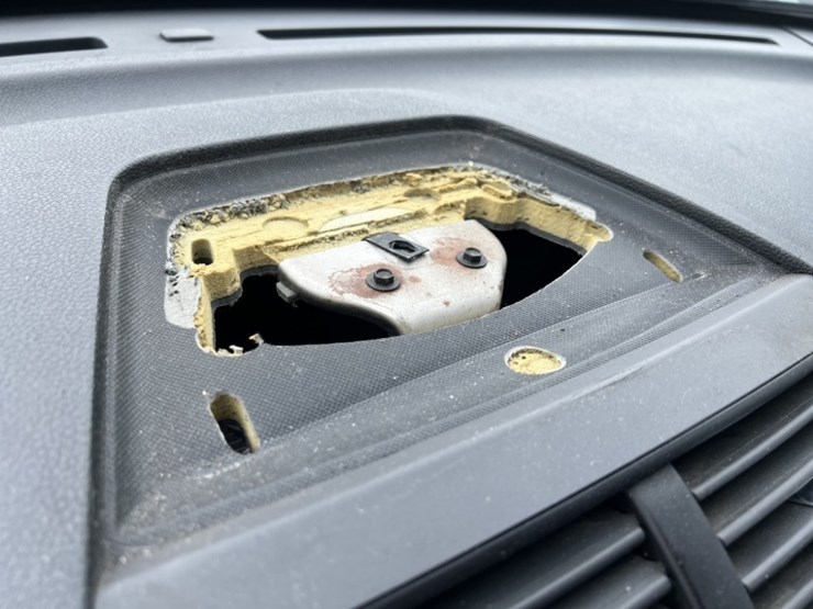 2017-ford-explorer-image-30