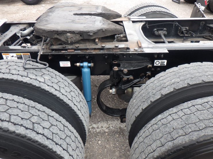 2020-kenworth-t680-image-16