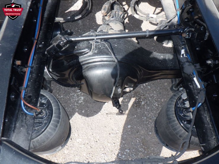 2024-freightliner-cascadia-126-image-11