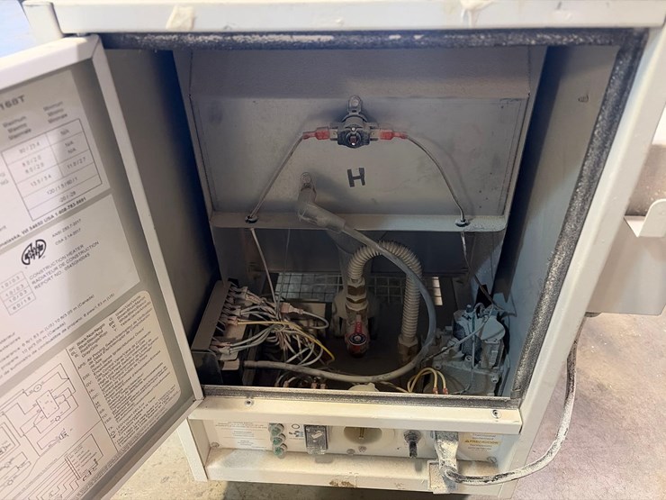 l.b.-white-premier-80df-heater-image-6