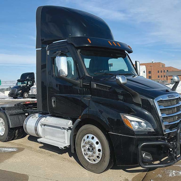 2021 FREIGHTLINER CASCADIA 116