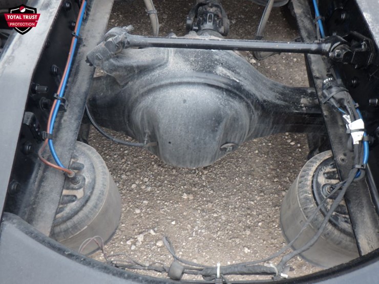 2023-freightliner-cascadia-126-image-9