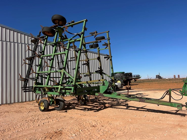 john-deere-680-image-1