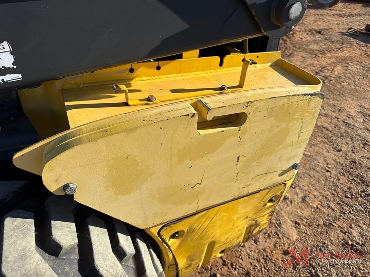 new-holland-l230-image-10