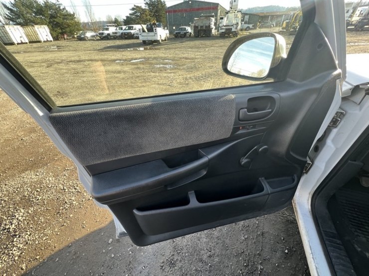 2004-dodge-dakota-sport-image-23