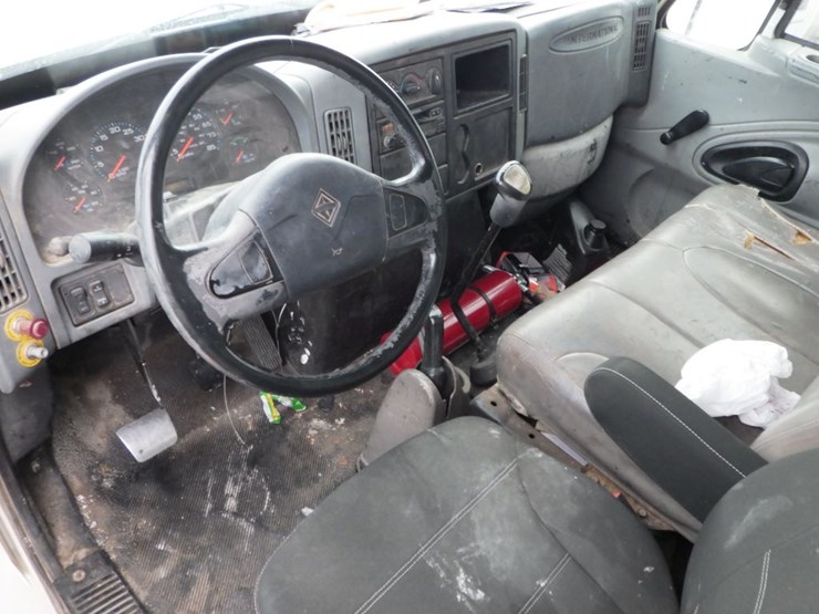 2003-international-durastar-4300-image-19