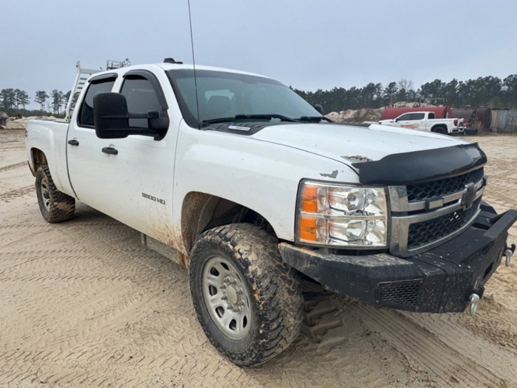 2012-chevrolet-silverado-3500hd-image-2