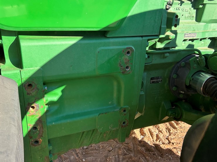 2010-john-deere-8295r-image-15