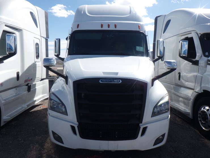 2024-freightliner-cascadia-126-image-2