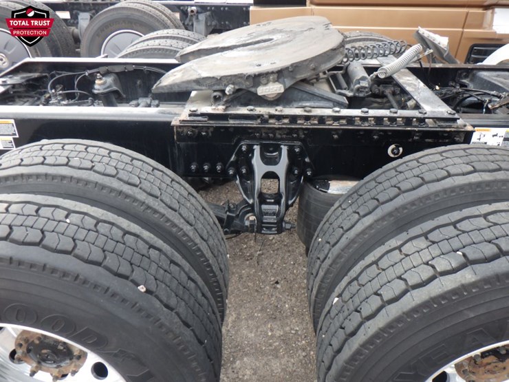 2022-kenworth-t680-image-4