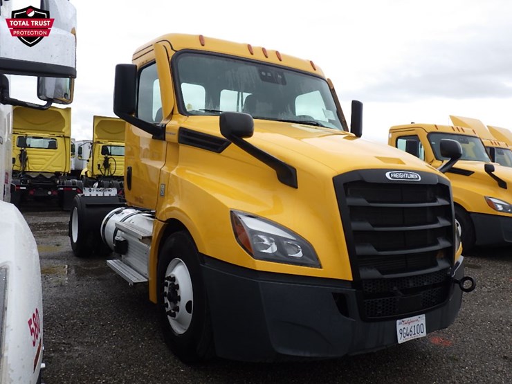 2022-freightliner-cascadia-126-image-3