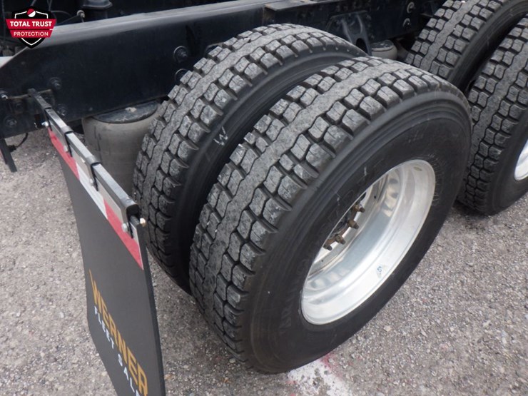 2022-kenworth-t680-image-6