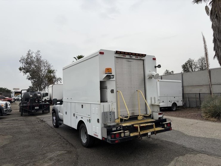 2011-ford-f550-image-4