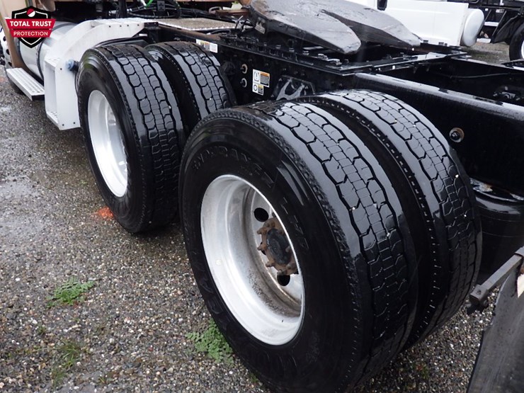 2022-kenworth-t680-image-14