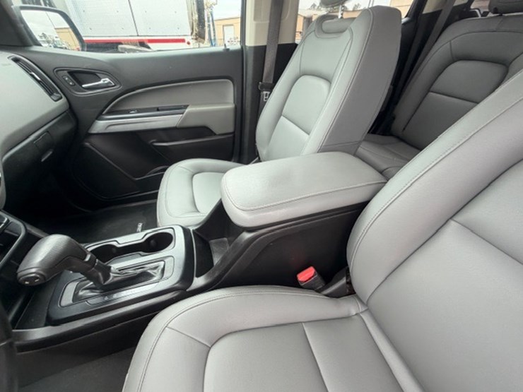 2019-chevrolet-colorado-image-35