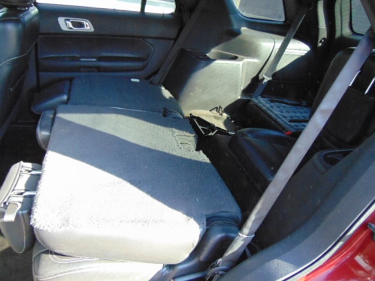 2015-ford-explorer-image-4