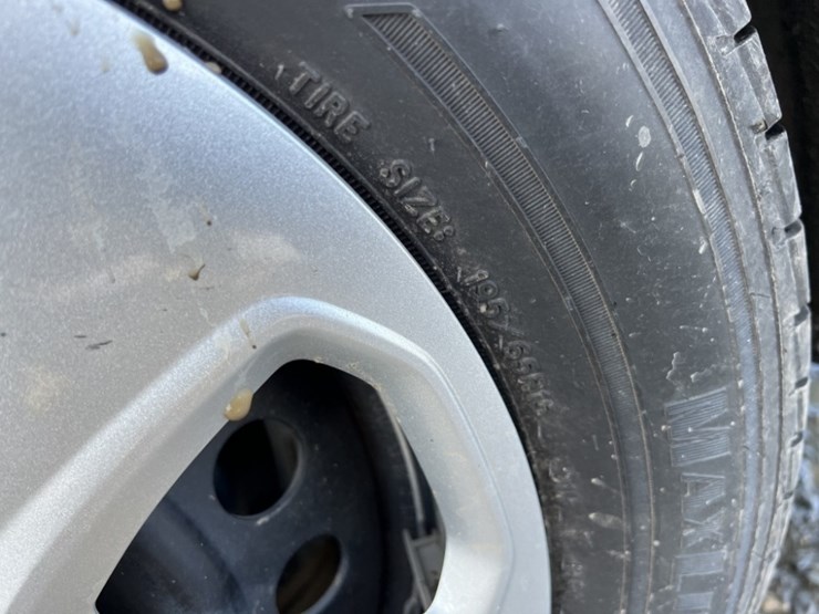 2014-ford-focus-sedan-image-18