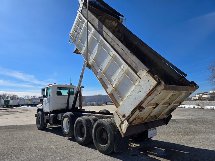 1998-mack-dm600-image-32