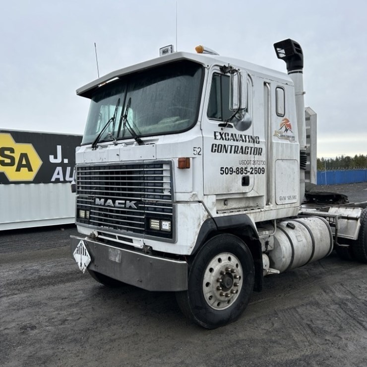 1985 Mack MH633 T/A Sleeper Truck Tractor