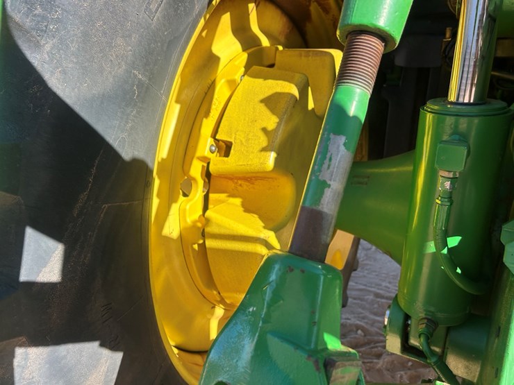 2004-john-deere-8420-image-8