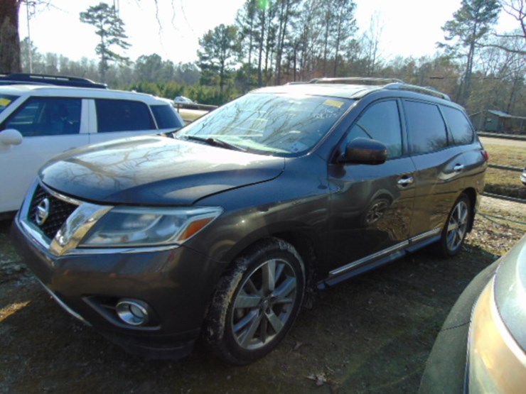 2016-nissan-pathfinder-image-1