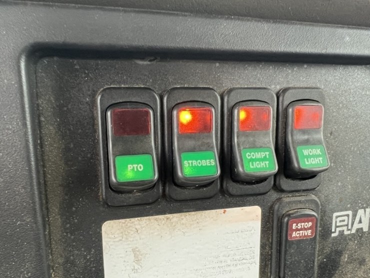 2012-international-570-image-29