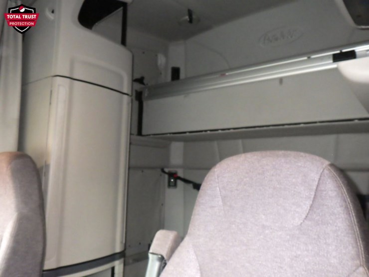 2022-peterbilt-579-image-18